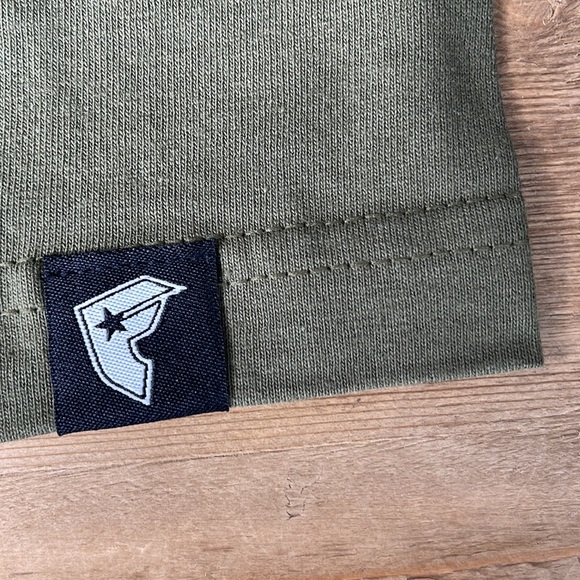 Vintage Famous Stars & Straps Shirt 2003 - Picture 5 of 5